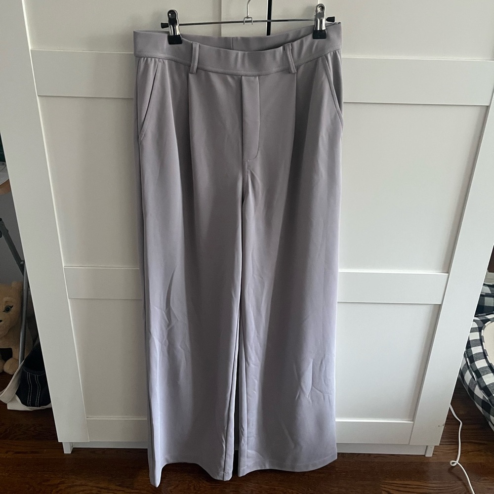 Halara grey pants size medium worn once great condition